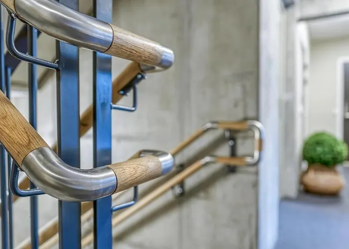 Modern Downtown Апартаменты *